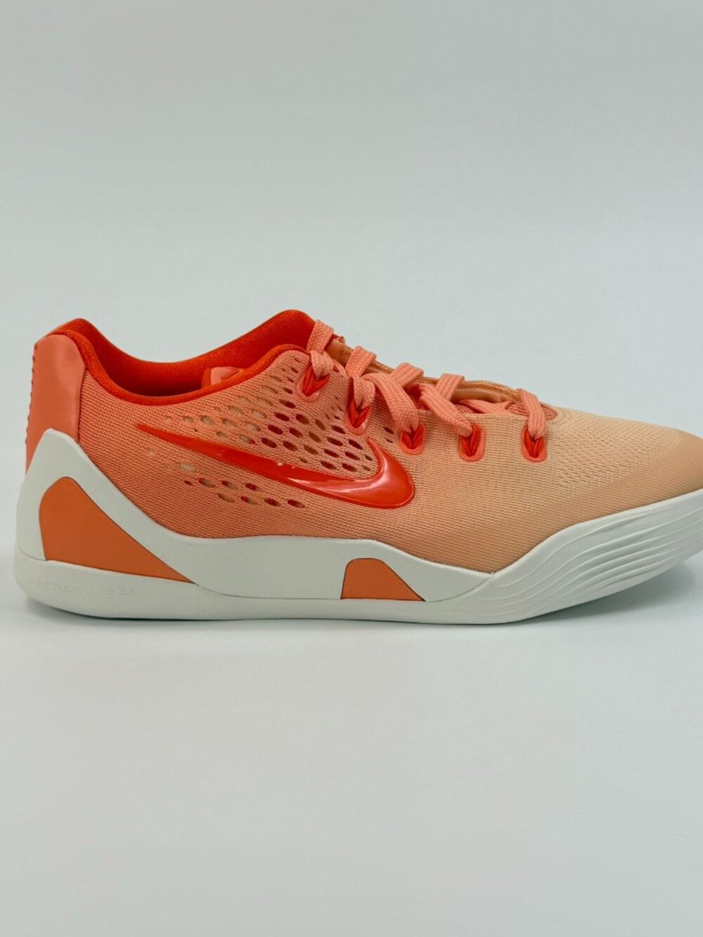 Nike Kobe 9 Low EM GS 'WNBA' IM6641-800 size 7 Youth / 8.5 Women
